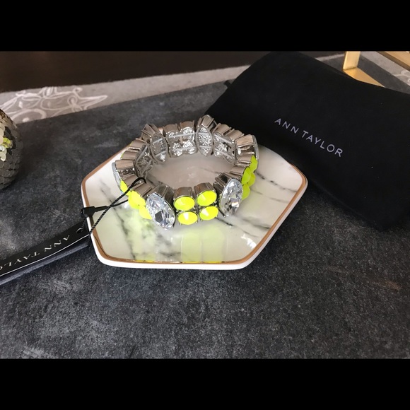 Ann Taylor Chunky Bling Bracelet NWT. - Picture 5 of 6